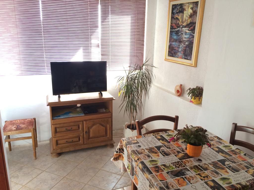 Apartmani Emilio Новалья Экстерьер фото