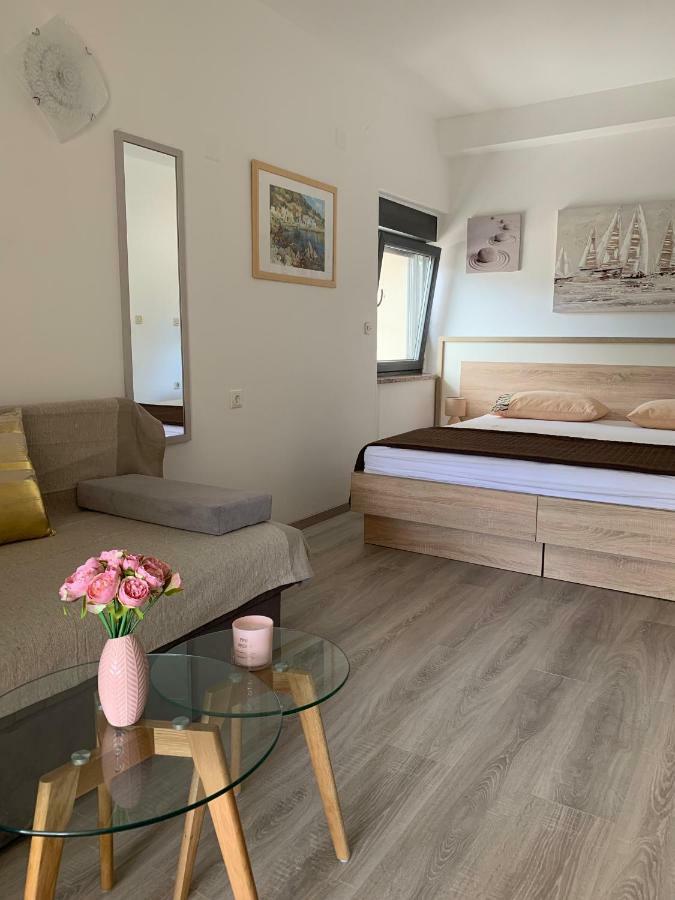 Apartmani Emilio Новалья Экстерьер фото